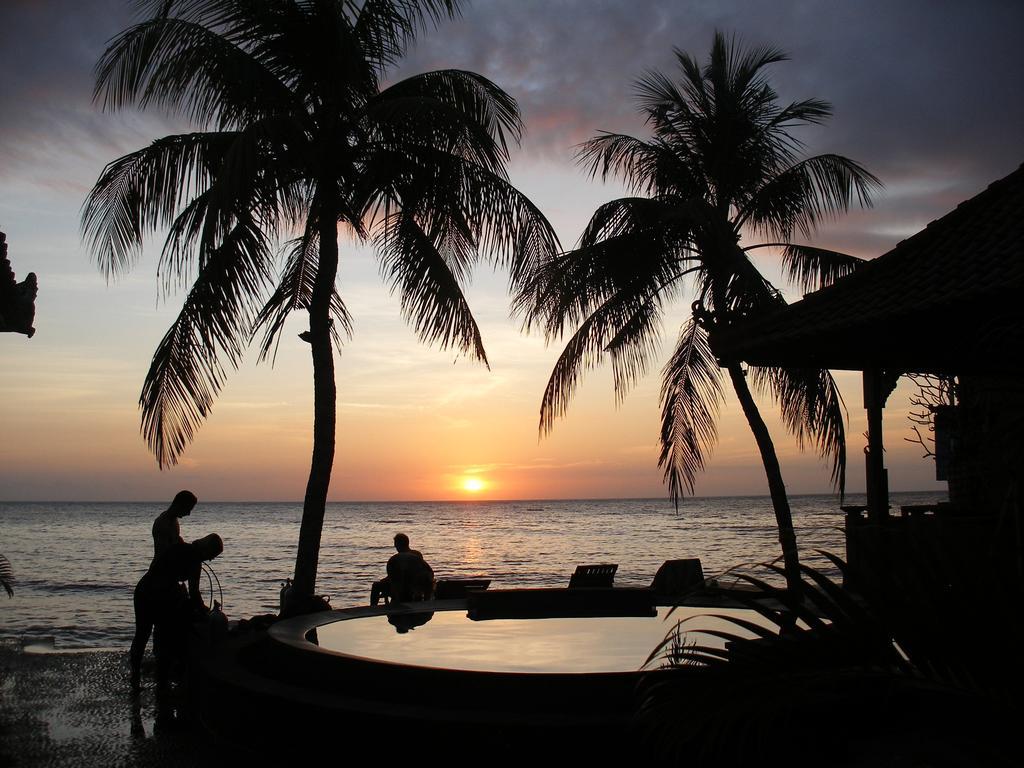 Paradise Palm Beach Bungalows And Dive Center Tulamben  Luaran gambar
